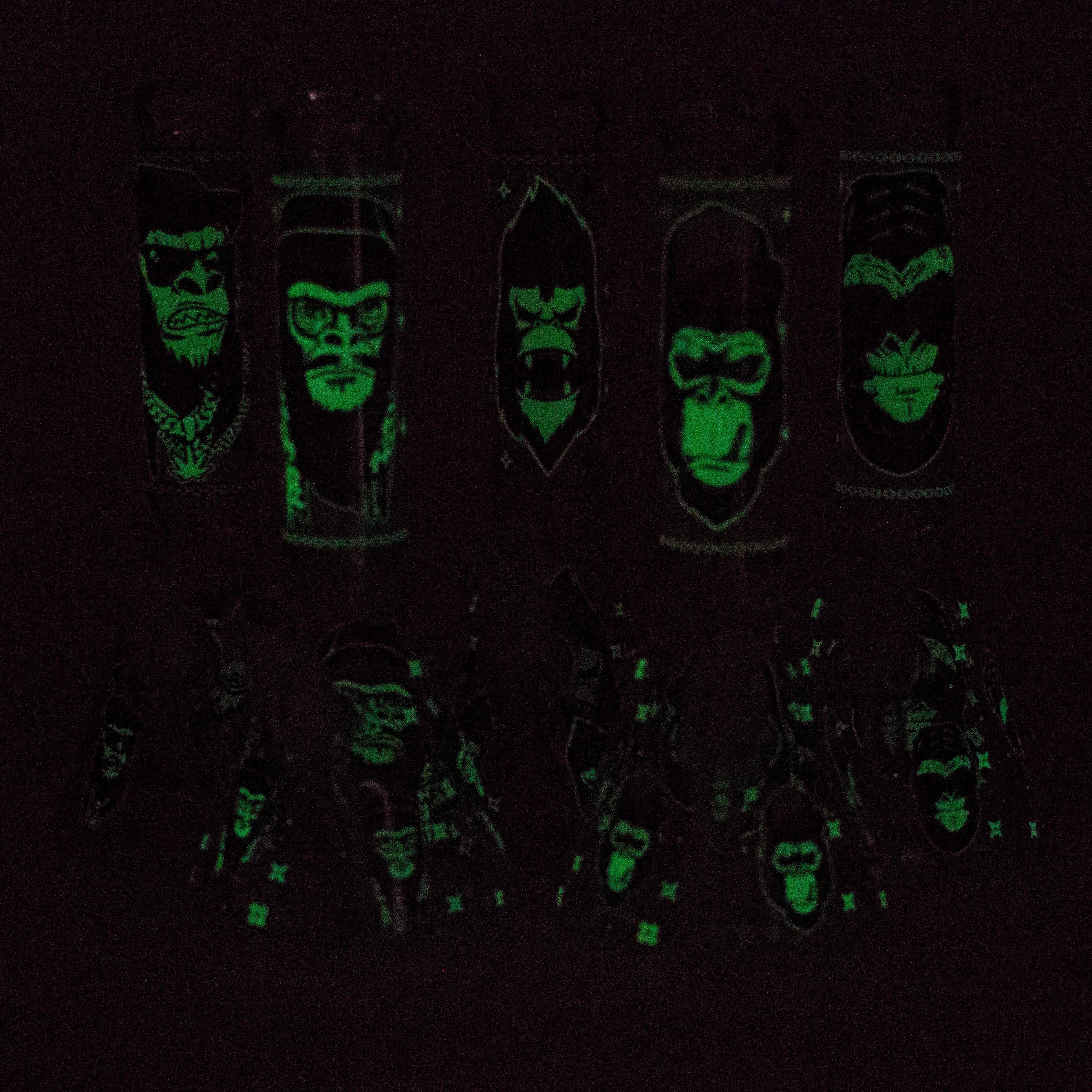 10" Gorilla Designs Glow In The Dark beaker bong In the Box [PIP302]