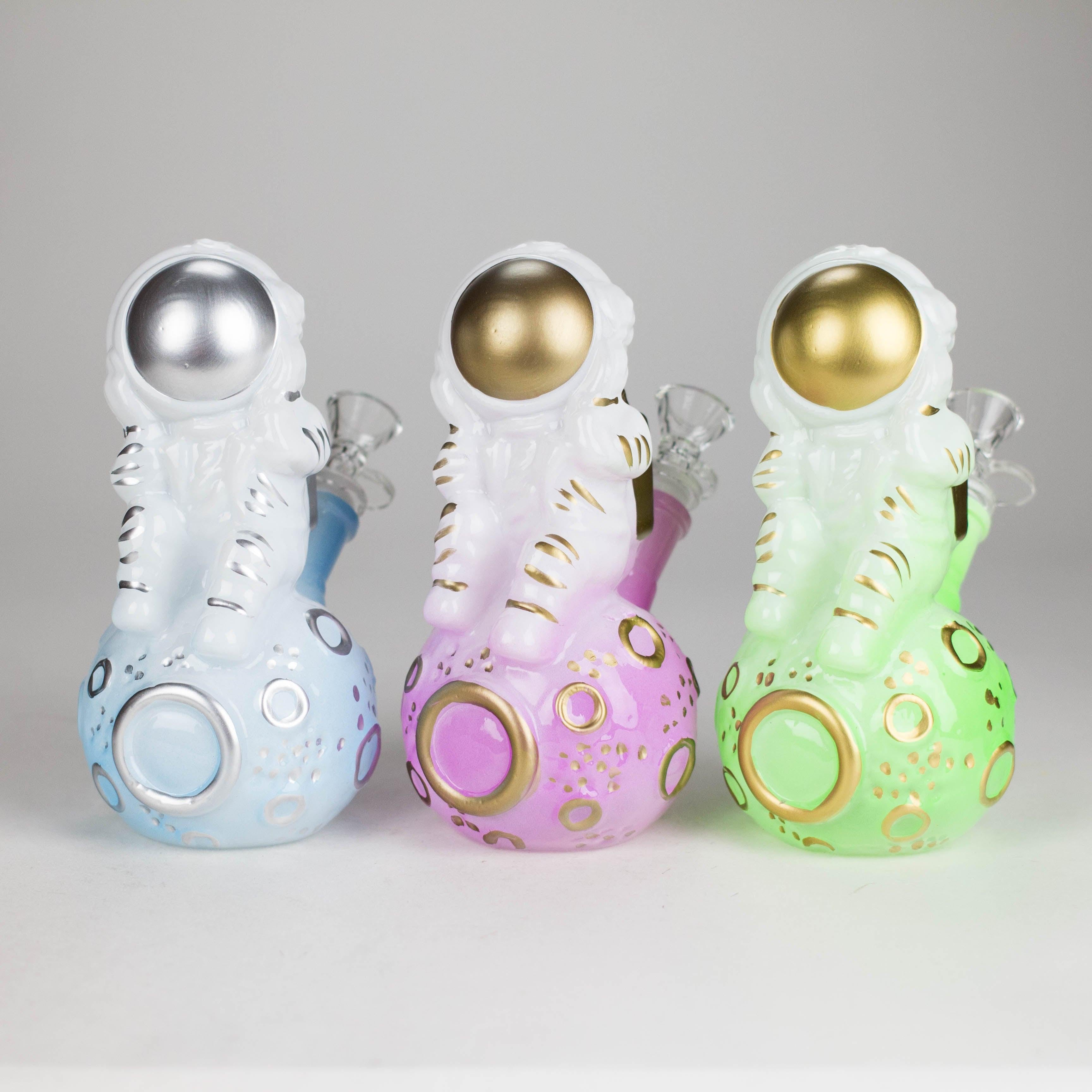 7" 3D Astronaut Glass Bong – Space Inspired Water Pipe Main image