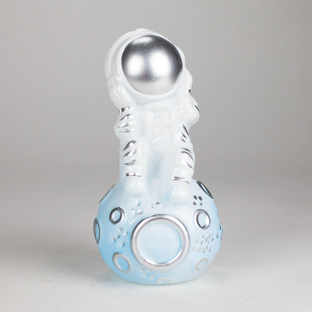 7" 3D Astronaut Glass Bong – Space Inspired Water Pipe