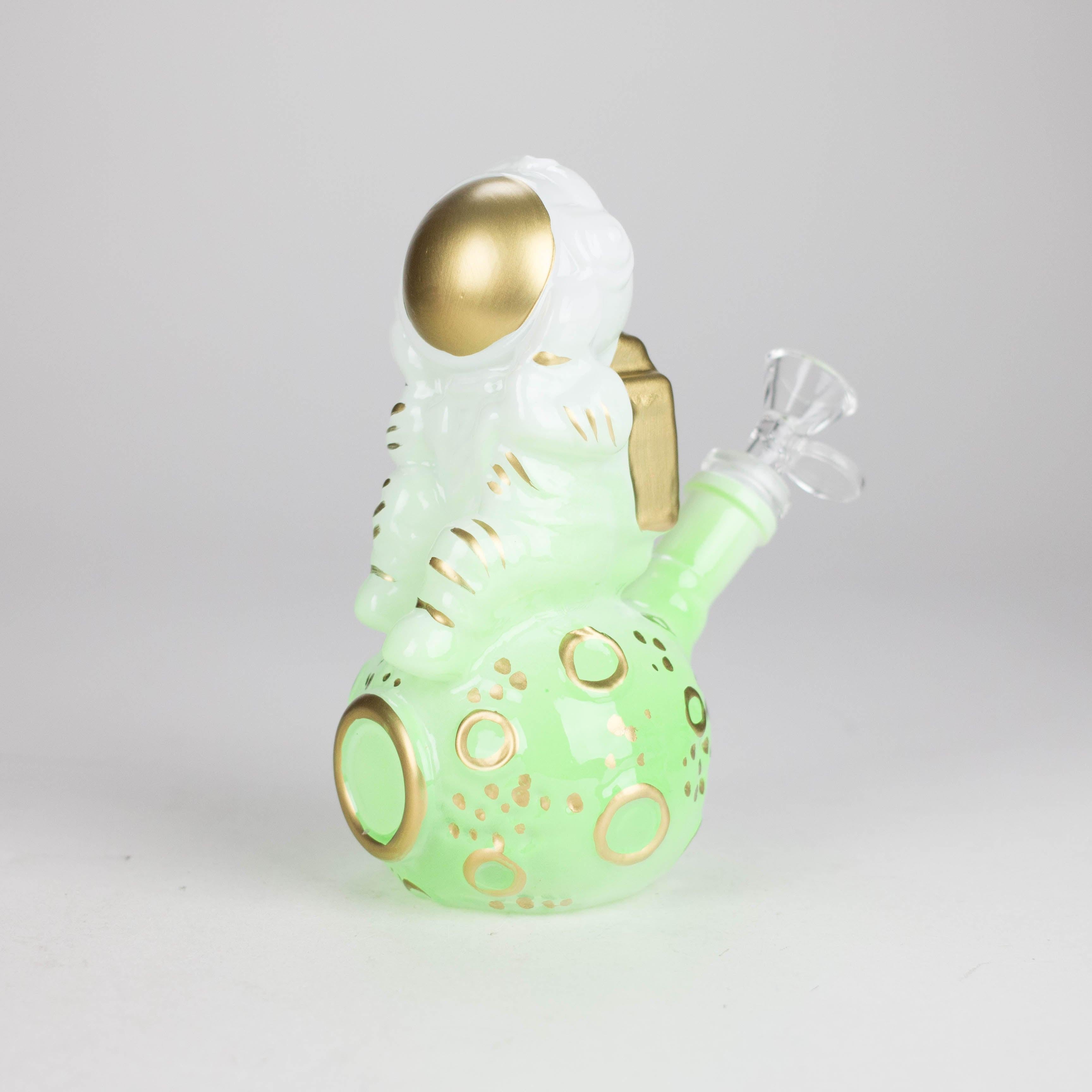 7" 3D Astronaut Glass Bong – Space Inspired Water Pipe
